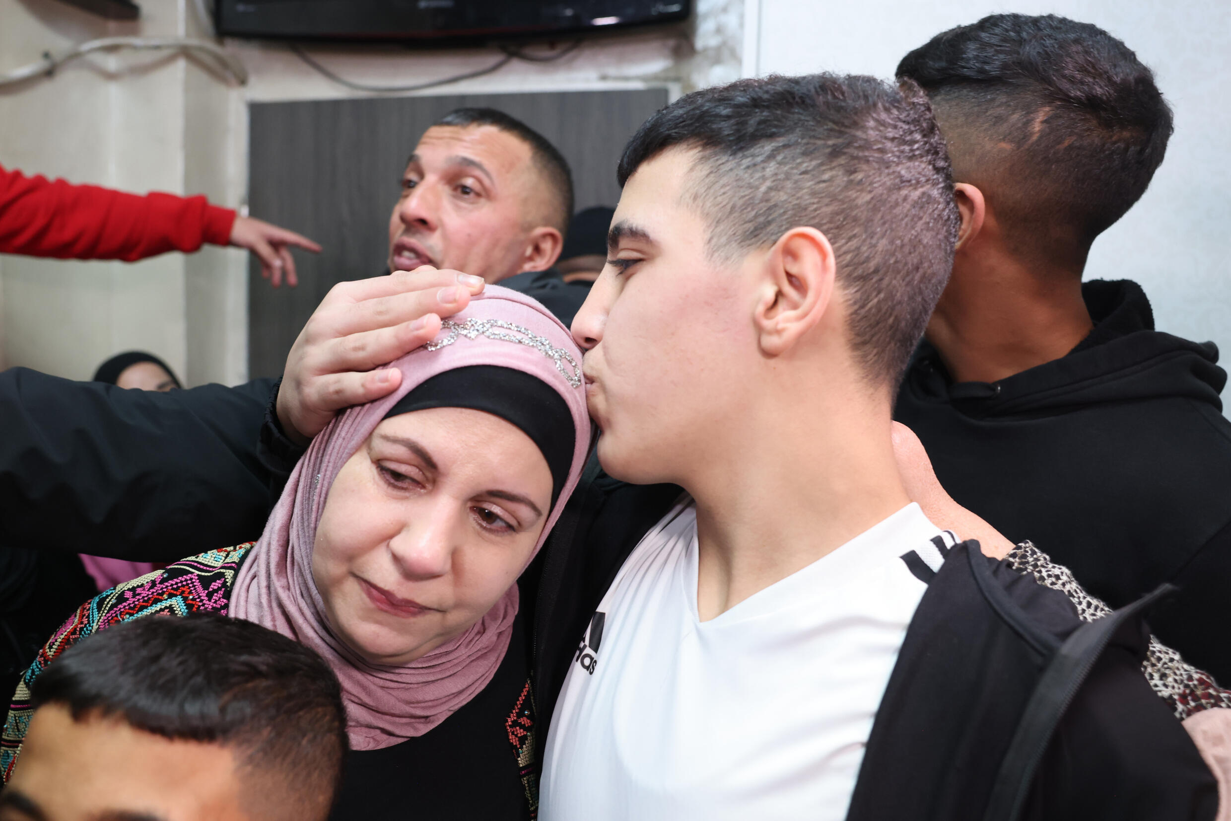 12 more Israeli captives freed as mediators seek lasting truce
