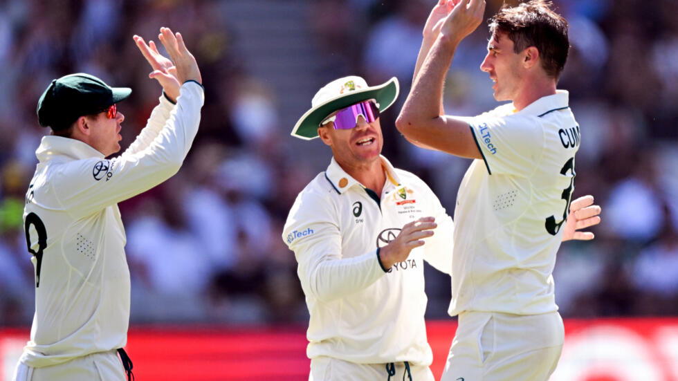 Australia take control of second Test as Pakistan flounder